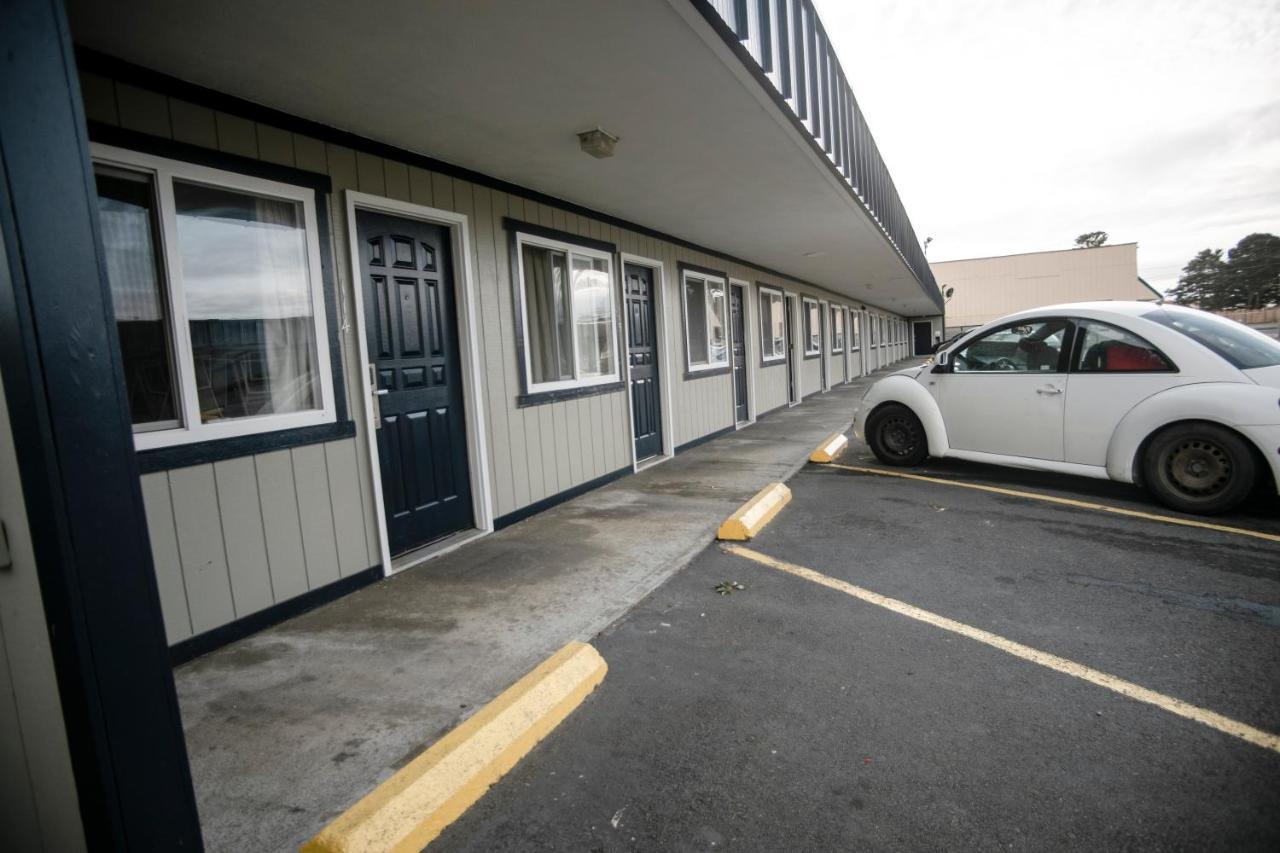 Pacific Inn Crescent City Exterior photo